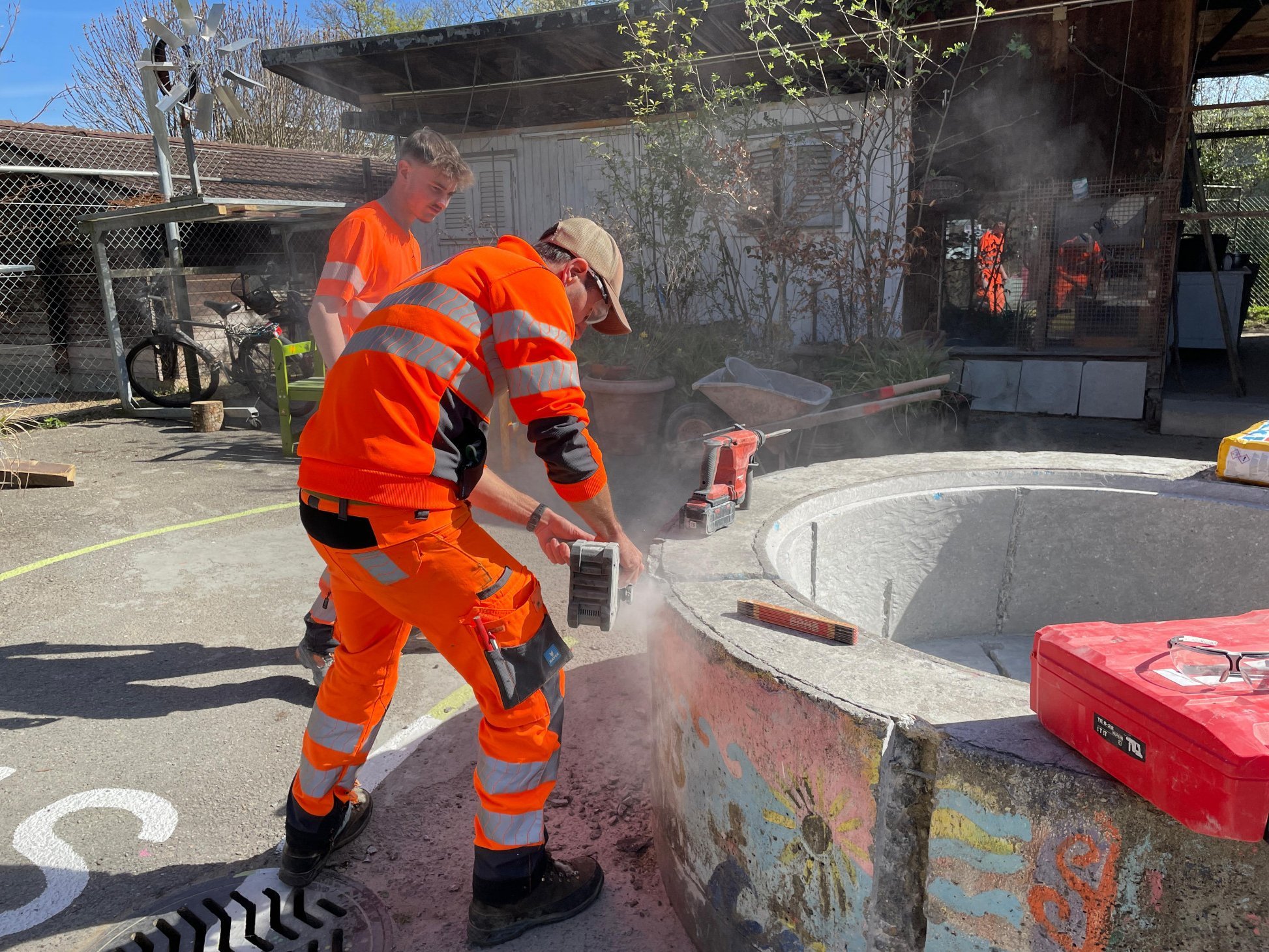 Lernendencamp 2025 Brunnen abschleifen 