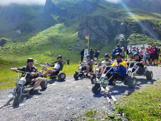 Lehrlingsausflug Kart fahrt Lehrlingsausflug Kart fahrt