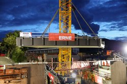 ERNE versetzt in 38 h eine 250 Tonnen SBB-Brücke in Bad Zurzach