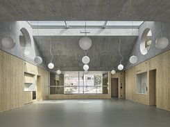 BETON UND HOLZ IM FOKUS DER KUNDENZEITSCHRIFT "BAUZONE"