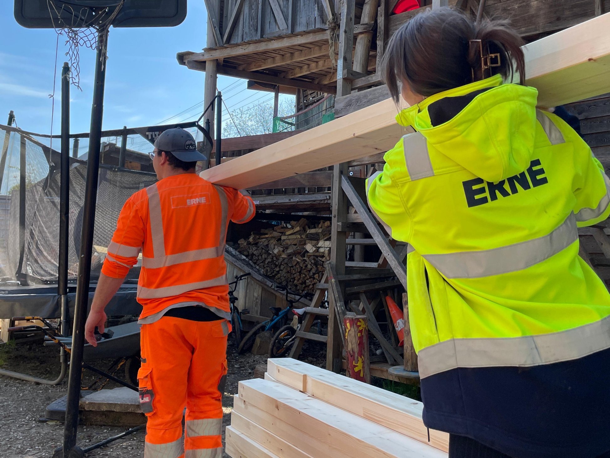 Lernendencamp 2025 Balken tragen 