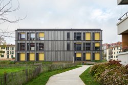 Système de construction hybride modulaire en bois pour les écoles de Genève
