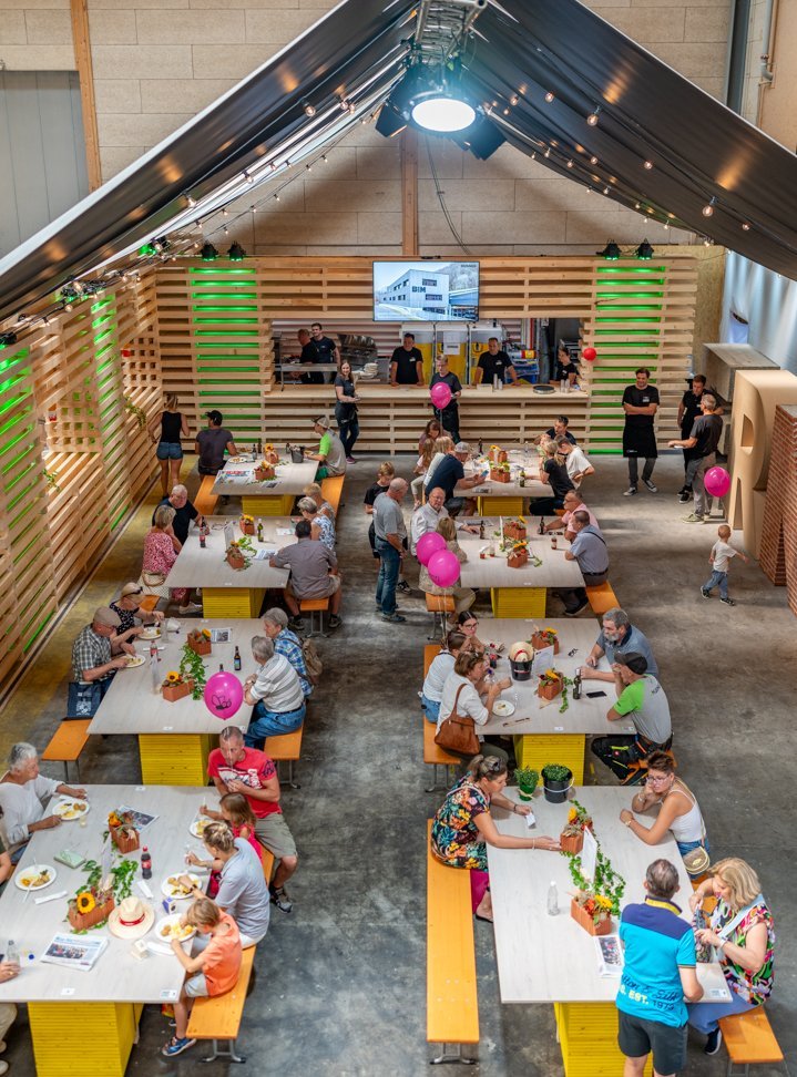 Gewerbe vor Ort 2023 Halle HUSNER Stand ERNE Gruppe