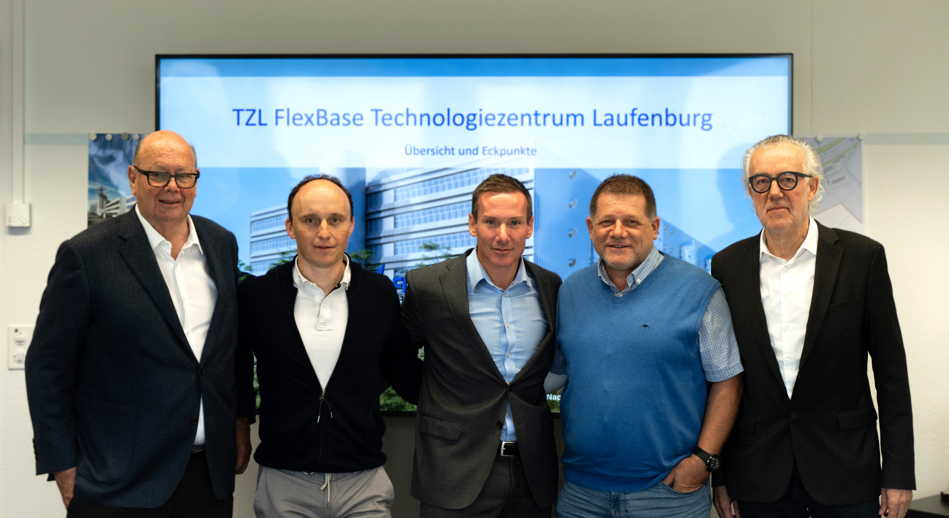 Technologiezentrum FlexBase Laufenburg Vertragsunterzeichnung Technologiezentrum FlexBase Laufenburg Vertragsunterzeichnung