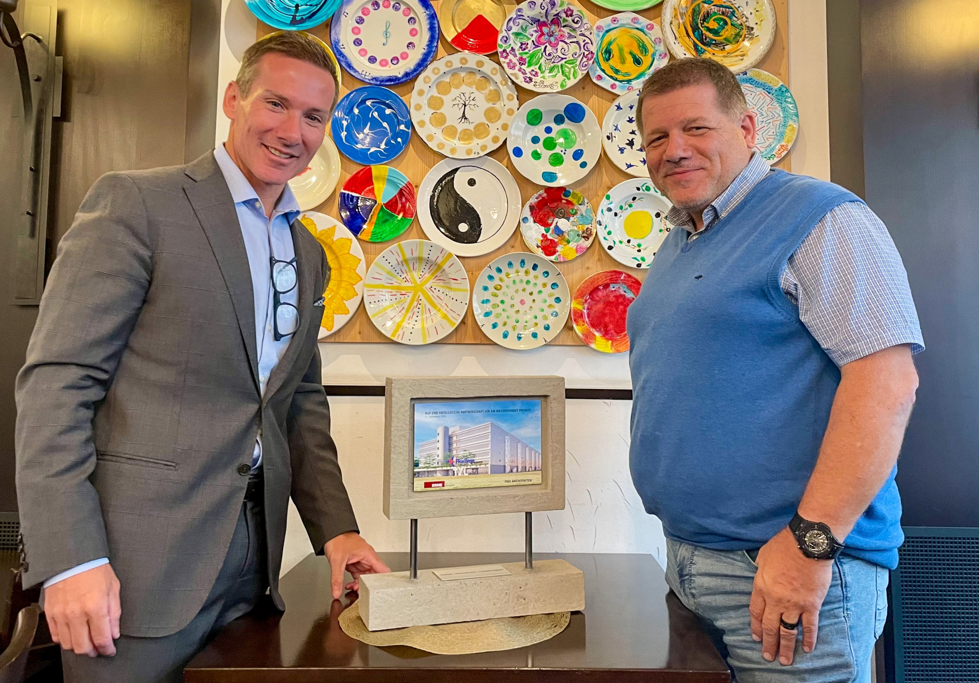 Technologiezentrum FlexBase Laufenburg Vertragsunterzeichnung Giuseppe Santagada und Marcel Auer