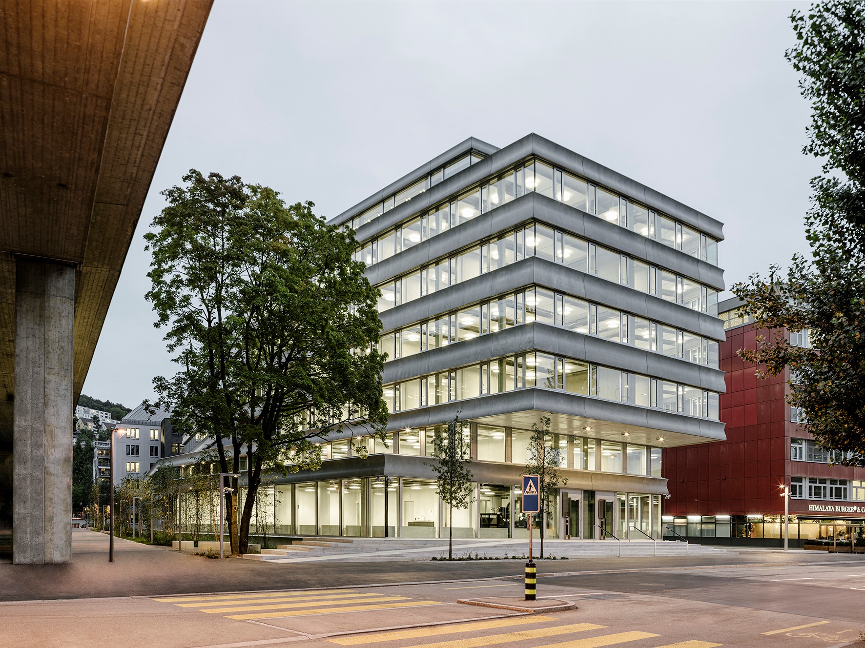 Fassadenbau Glasfaserbeton Zürich Kriminalabteilung Stadtpolizei Fassade Glasfaserbeton Zürich Kriminalabteilung Stadtpolizei